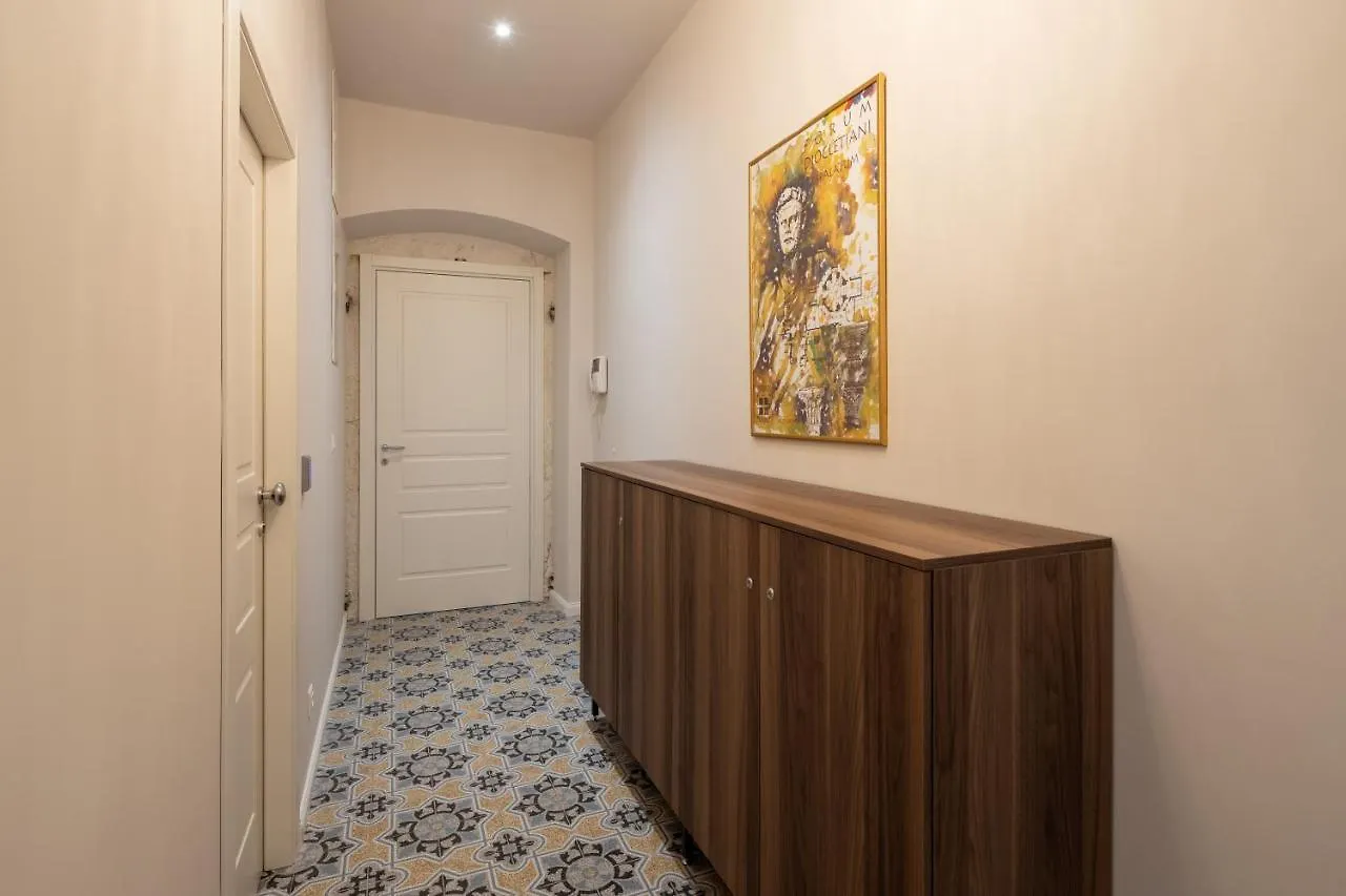 Boutique Lux Rooms Odello Split Old Town Appartement
