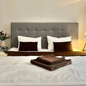 https://beautiful-new-town-apartment.praguehotelsweb.com
